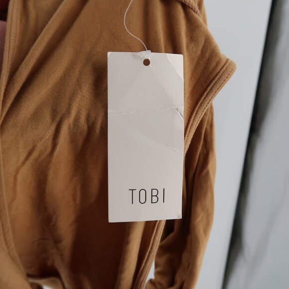 TOBI Women's Tan Cropped Tank Size Medium NWT - Picture 2 of 8